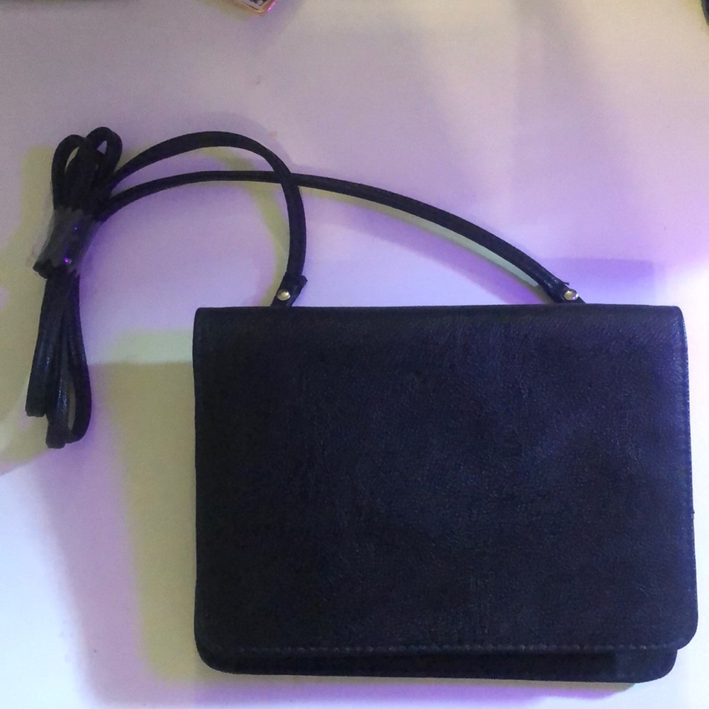 black crossbody purse!!